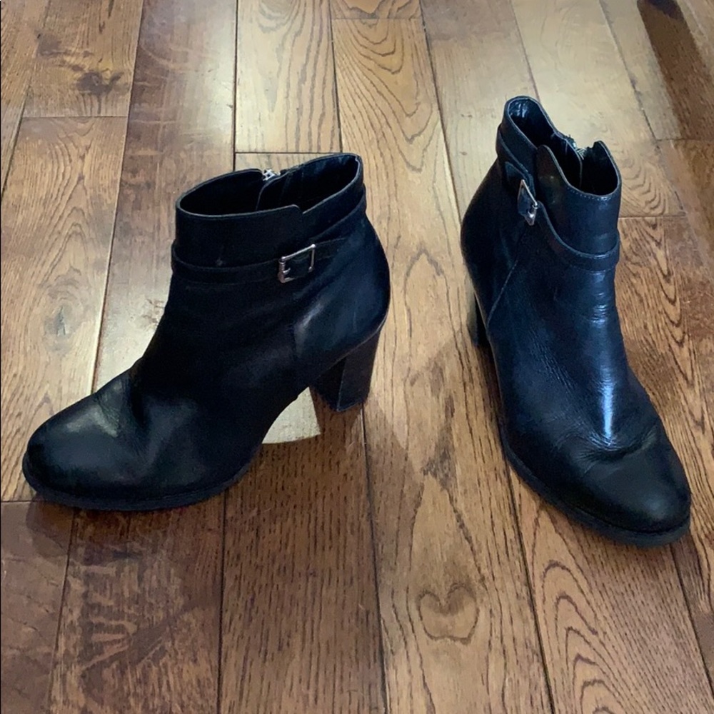 Black leather Ralph Lauren booties